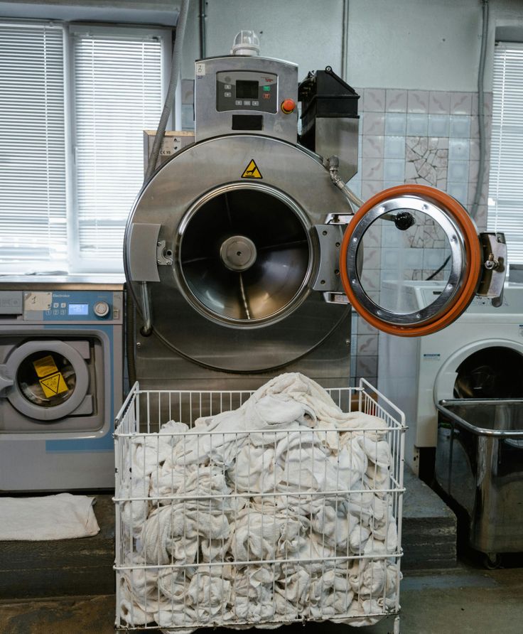 Machine industrielle de blanchisserie Colblanc · capacité 600 kg/jour